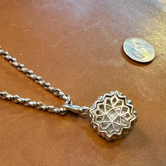 Authentic Stephen Webster piece is a "Super Stud" pendant necklace - Picture 3 of 7